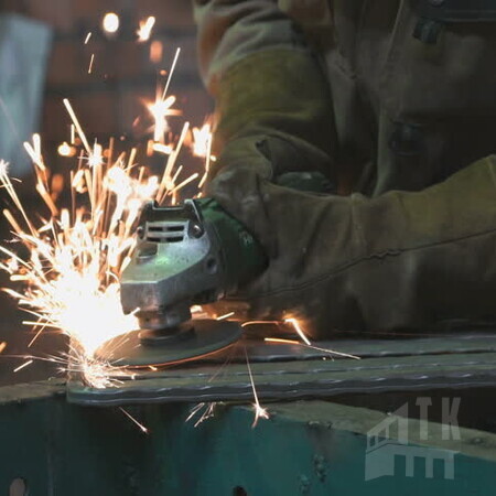 praca Ślusarz-spawacz kontenerów morskich